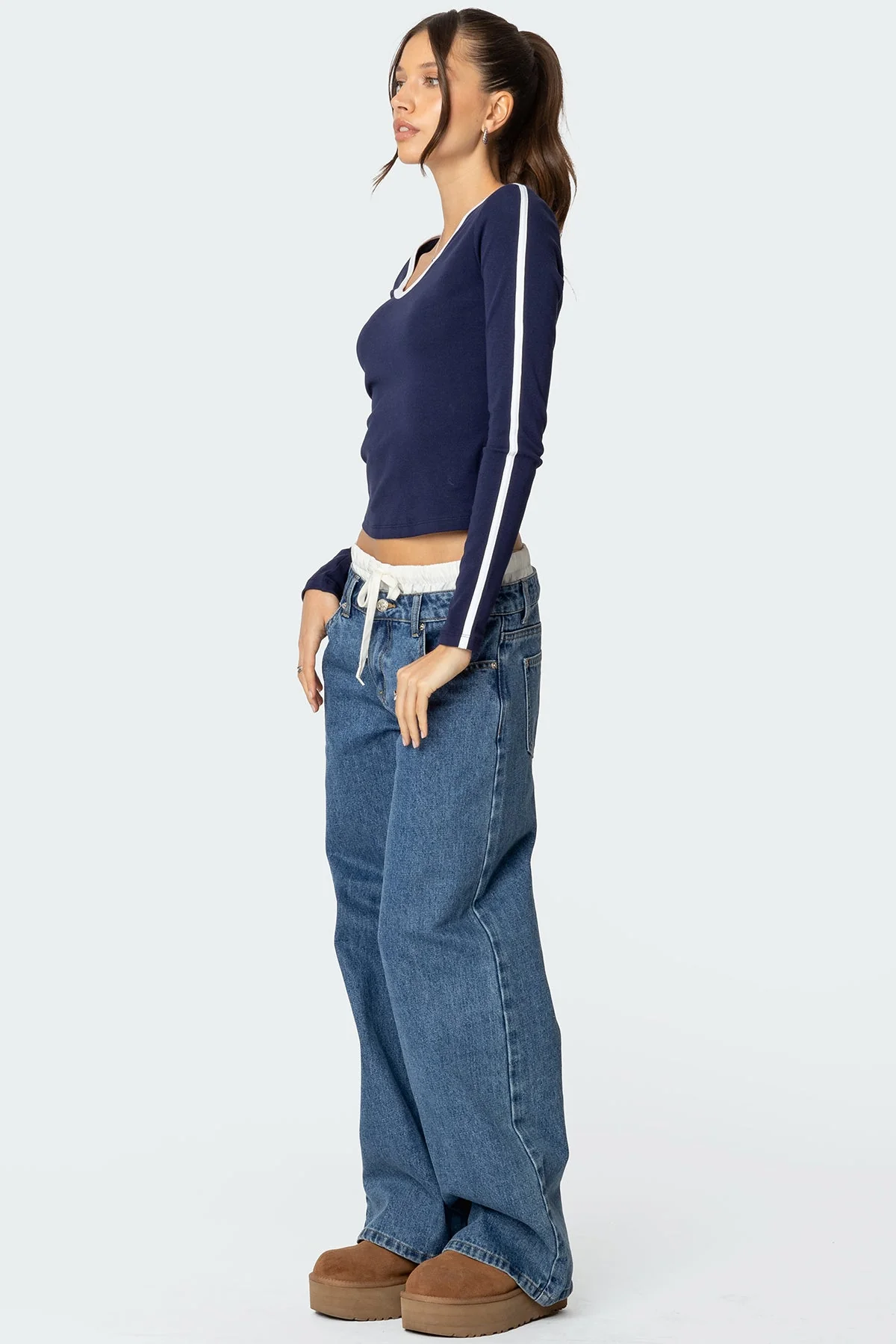 Contrast V Neck Long Sleeve T Shirt - Image 4