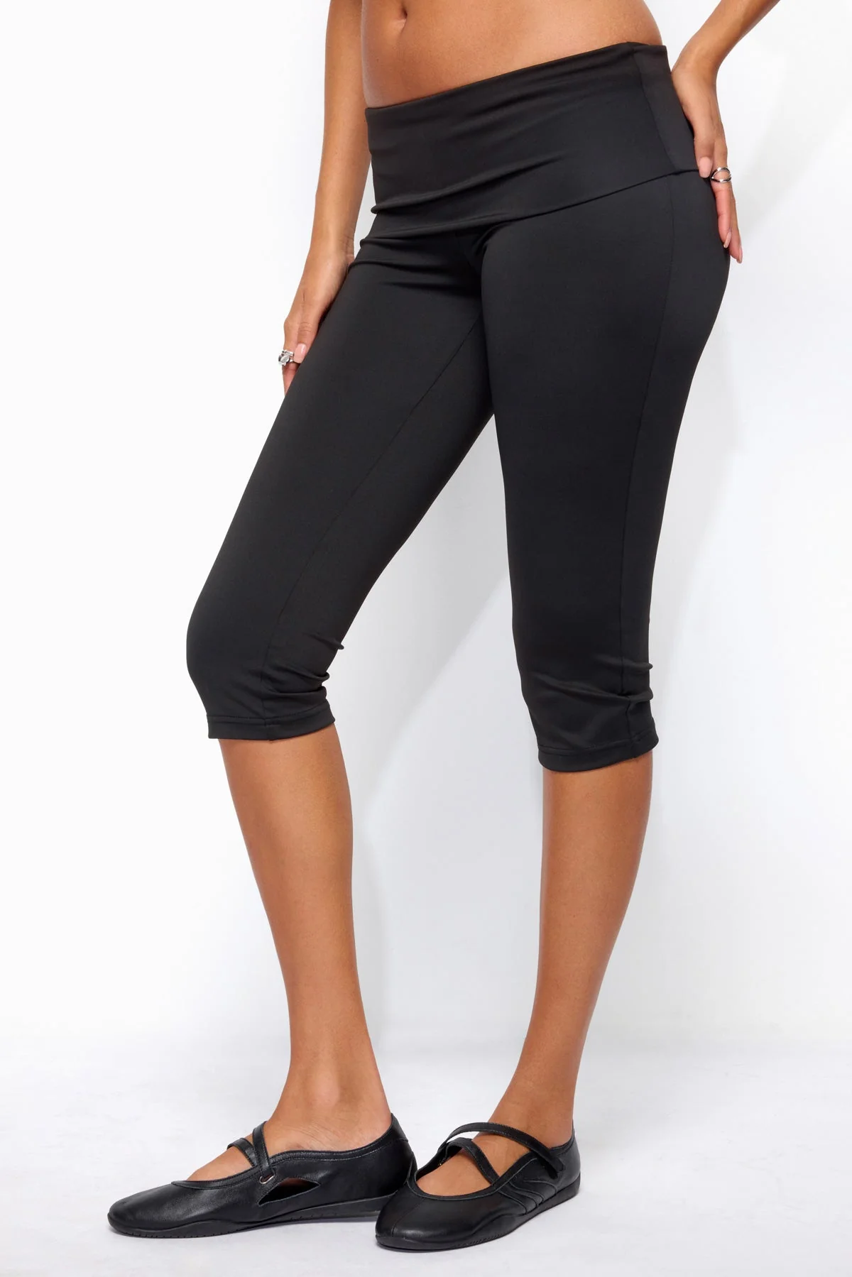 Ravena Foldover Capri Leggings - Image 3